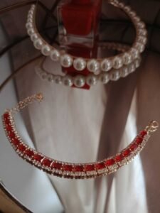 Bransoletka damska – stylowy vintage dodatek na każdą okazję - czerwony - 2