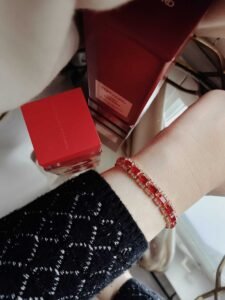 Bransoletka damska – stylowy vintage dodatek na każdą okazję - czerwony - 3