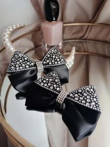 Broszki do butów z cyrkoniami – elegancja i blask w każdym kroku - 2