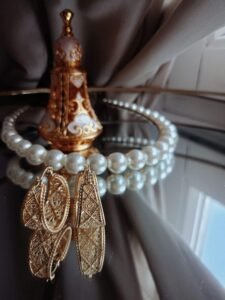 Kolczyki koła – ponadczasowa elegancja do każdej stylizacji - 2