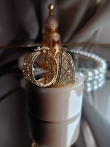 Kolczyki koła – ponadczasowa elegancja do każdej stylizacji - 3