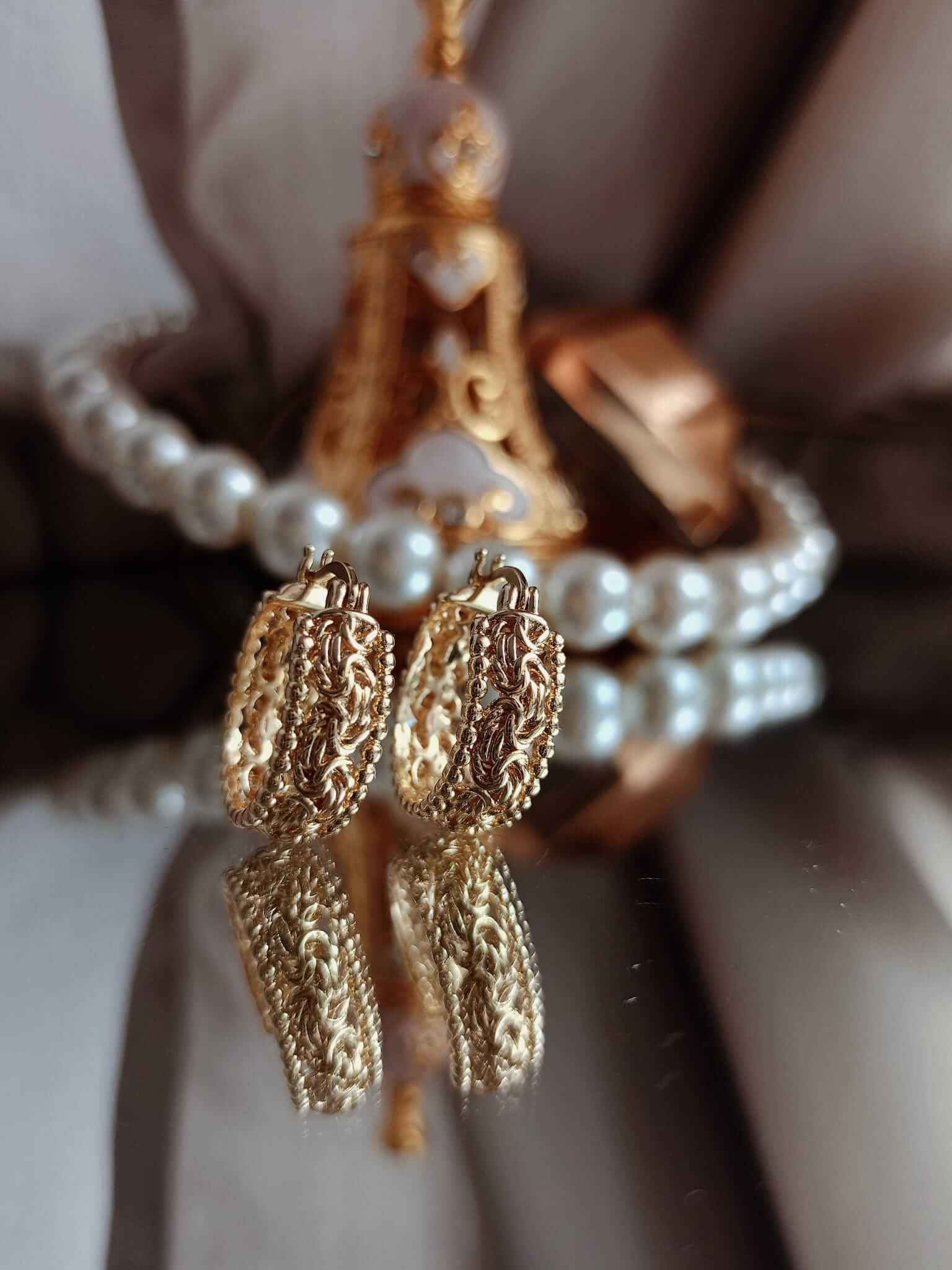 Kolczyki okrągłe – ponadczasowa elegancja i delikatny blask - 4