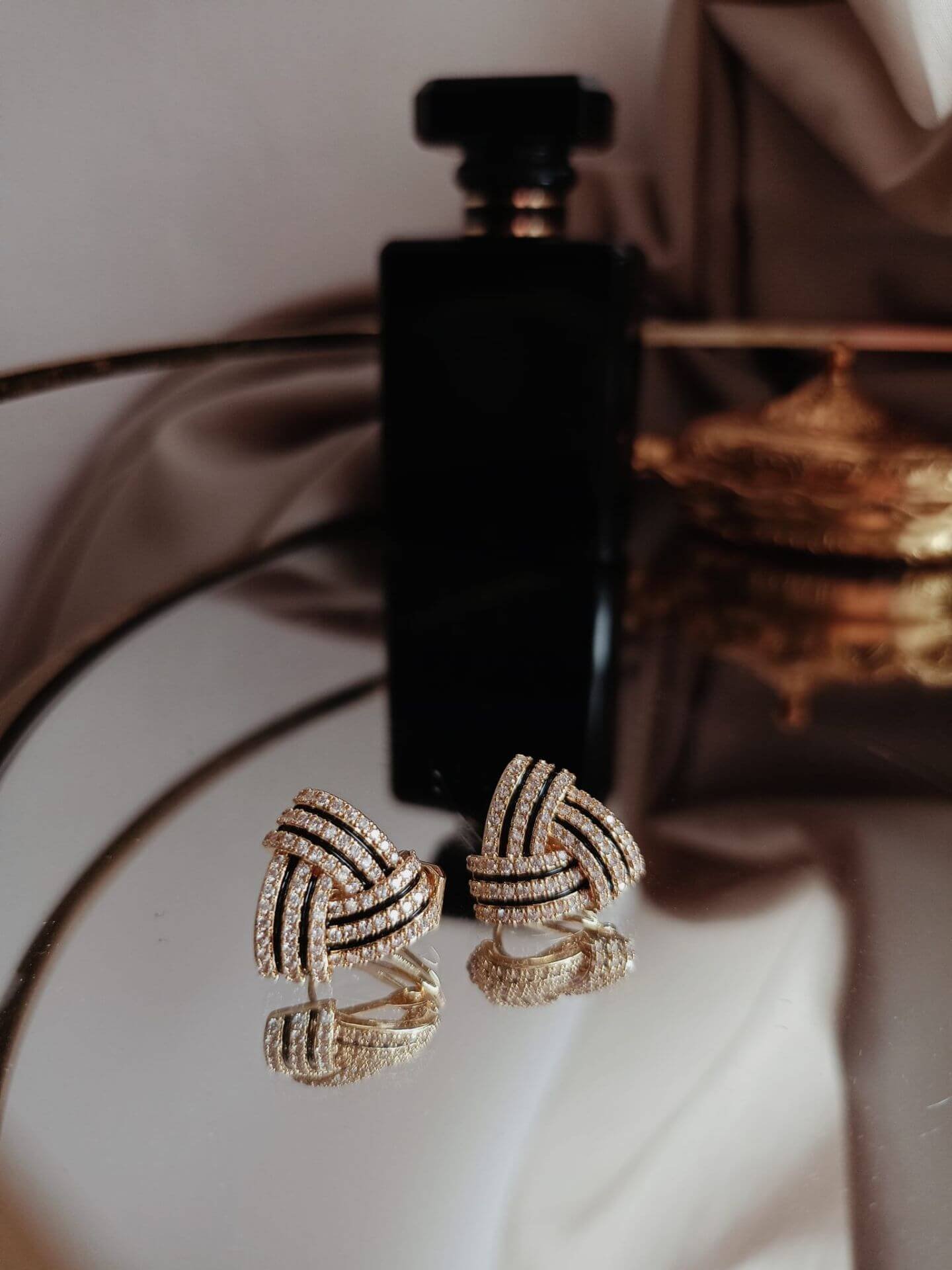 Kolczyki trójkątne – nowoczesny akcent do każdej stylizacji - złoty - 3